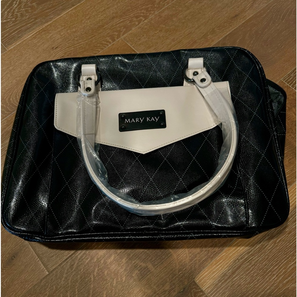 Beautiful Mary Kay Storage/Laptop/Travel Bag Brand New-Make Up Artist-Cosmetic